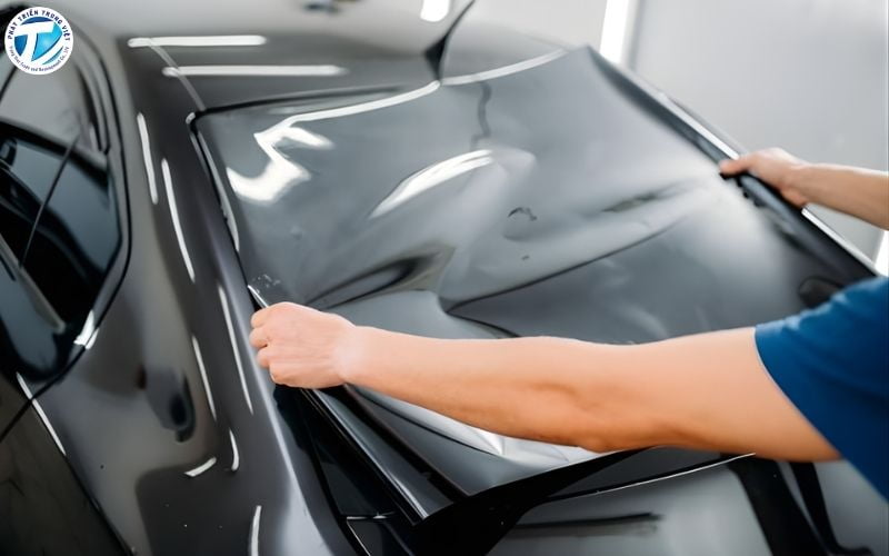 Giấy dán kính chống nắng ô tô